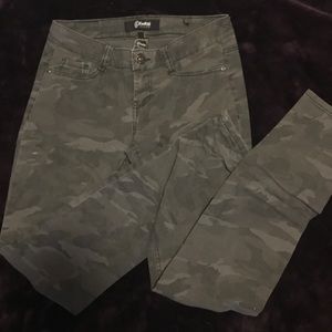 Size 3 Rewash Camo Skinny Jeans